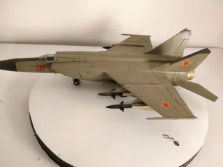 Maqueta Avión Militar Rojo Estrella