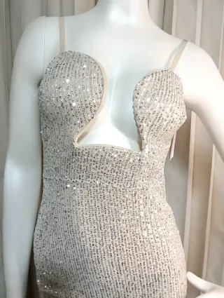 Vestido plateado lentejuelas escote V