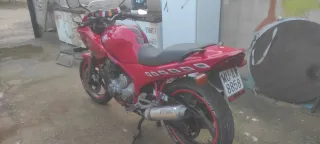 Yamaha XJ 600 Diversion Roja