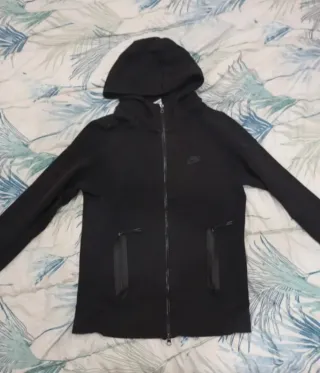 Chaqueta Nike Tech Negra