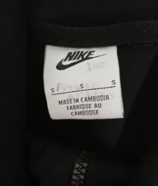 Chaqueta Nike Tech Negra
