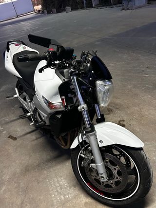 Suzuki GSR 600