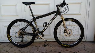 BICI/MTB FULL CARBONO 26” – Cuadro DEMON + SHIMANO