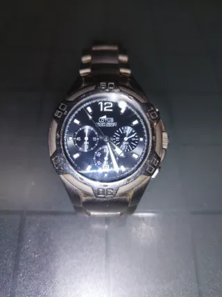 Reloj Lotus Cronógrafo Plata y Negro All Titanium.