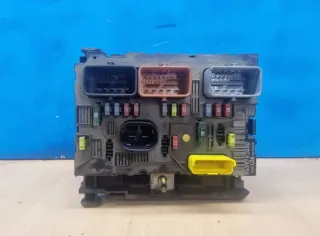 Caja fusibles Peugeot/Citroën 9659742080