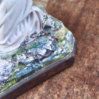 Niño Jesús antigua apoyado en la cruz ojos cristal