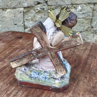 Niño Jesús antigua apoyado en la cruz ojos cristal