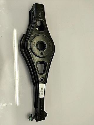 SOPORTE BRAZO SUSPENSION TRASERO DERECHO OMODA C5