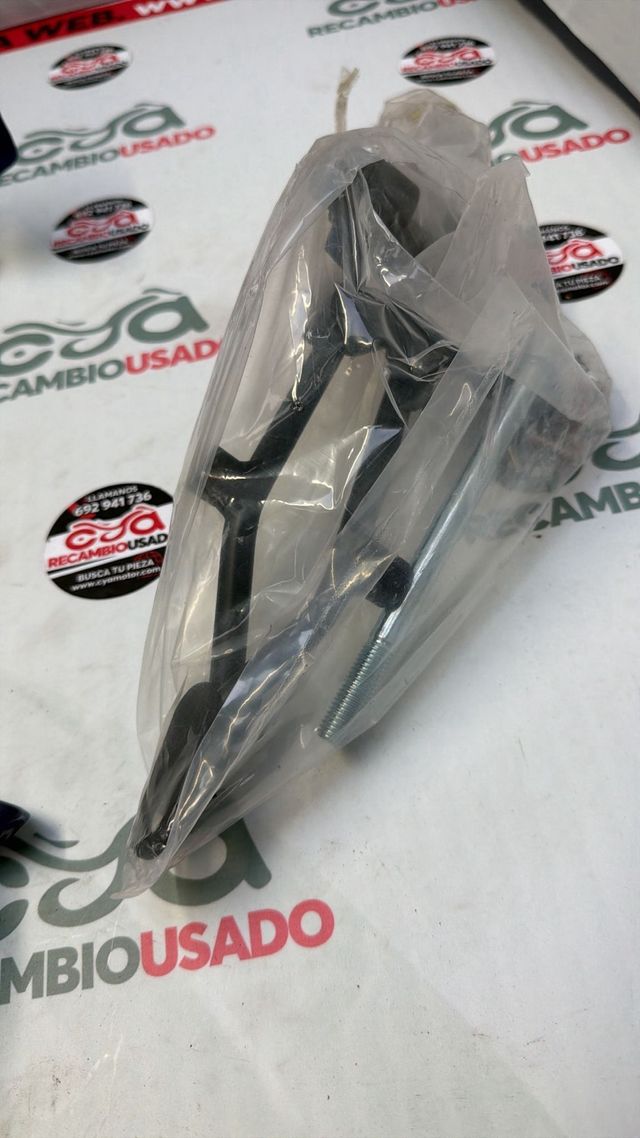 Quilla Suzuki SFV 650 09