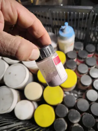 Tintes de polvo cerámico