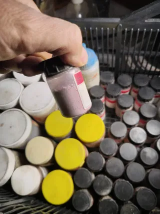 Tintes de polvo cerámico