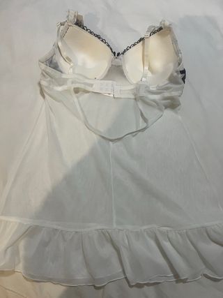 Body con sujetador bordado blanco y negro