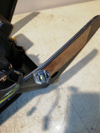 CONSOLA CENTRAL MITSUBISHI MONTERO (V20/V40)