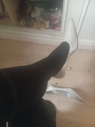 Zapatos de tacón plateados