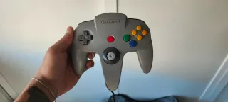 Consola Nintendo 64 + 4 mandos y 2 juegos