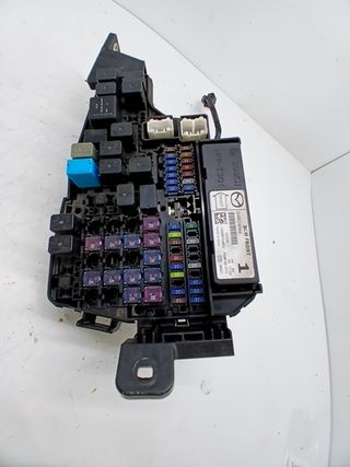 CAJA RELES / FUSIBLES MAZDA 6