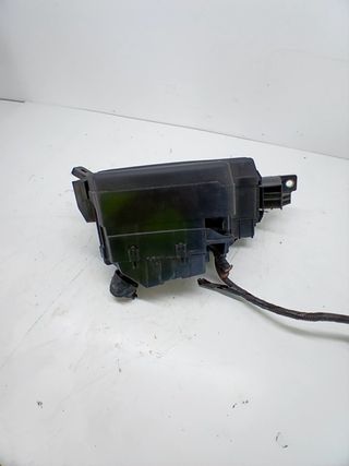 CAJA RELES / FUSIBLES MAZDA 6