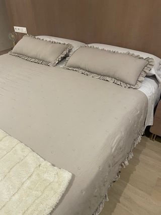 Colcha de algodón beige