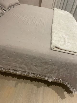 Colcha de algodón beige