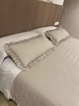 Colcha de algodón beige