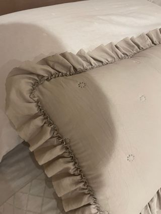 Colcha de algodón beige