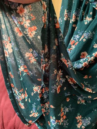 Vestido floral volante manga larga