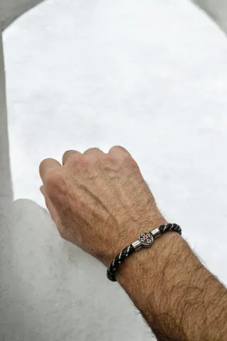 Pulsera Cruz de Lyon-cuero trenzado y acero