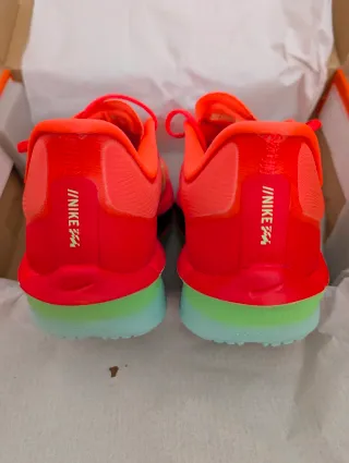 Nike Zoom Fly 6 Verde y Rojo