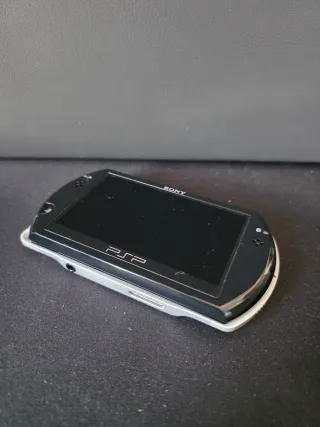 Sony PSP Go 16GB