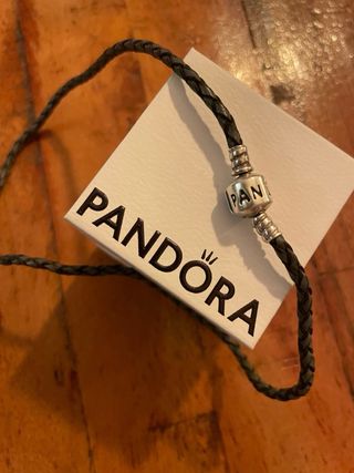 Pulsera Cuero Pandora Negra y Plata