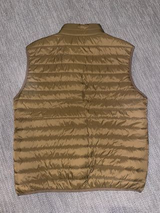 Chaleco Zara verde oliva