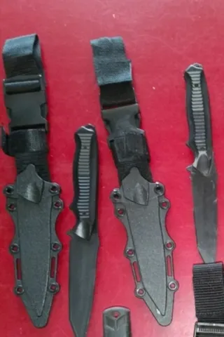 Cuchillos de entrenamiento tácticos