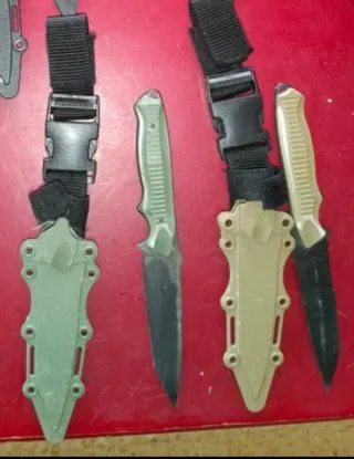 Cuchillos de entrenamiento tácticos