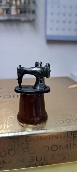 Dedal Máquina de Coser Miniatura