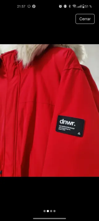 Abrigo Zara Rojo con Capucha y Pelo