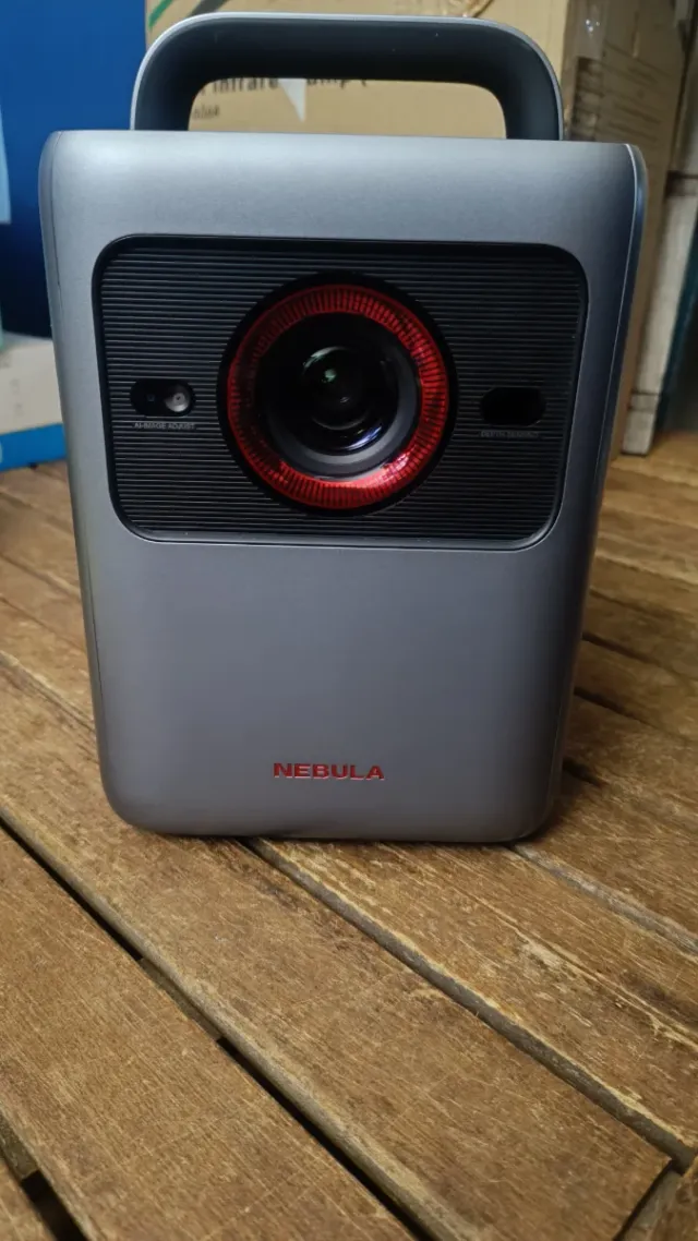 Proiettore Nebula Cosmos 4K SE Dolby