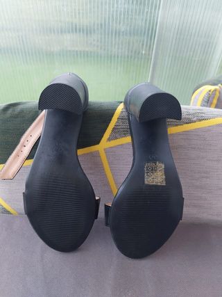Sandalias Negras de Tacón Talla 37