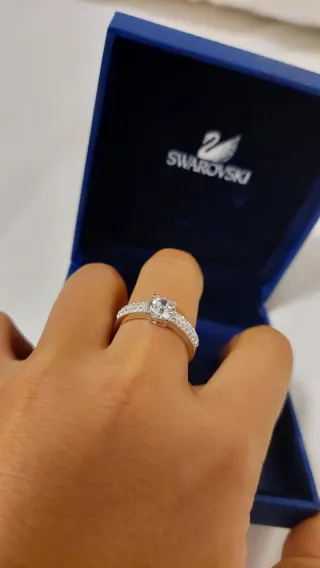 Conjunto Swarovski: Anillo, Pendientes y Colgante