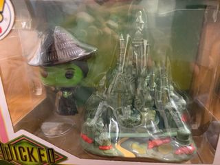 Funko Pop! 44 Wicked Elphaba con Ciudad Esmeralda