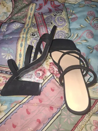 Tacones negros mujer