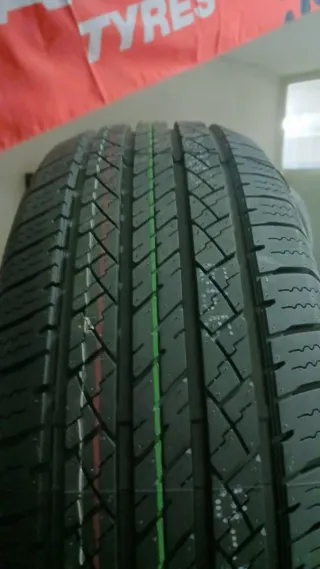 235/65 R17 108H COMFORSER CF2000