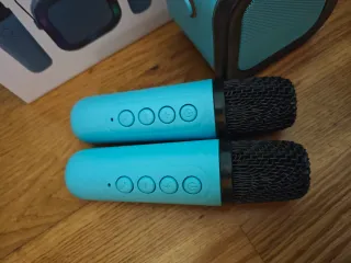 Altavoz Karaoke y 2 Micrófonos