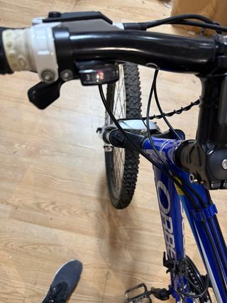 Bicicleta Orbea Azul MTB con suspensión