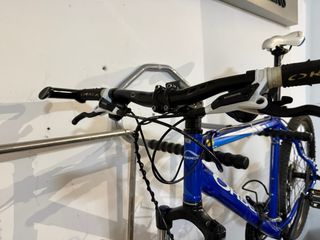 Bicicleta Orbea Azul MTB con suspensión