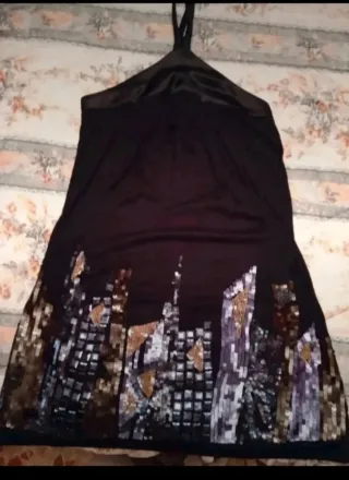 Vestido negro fiesta lentejuelas y pedrería.