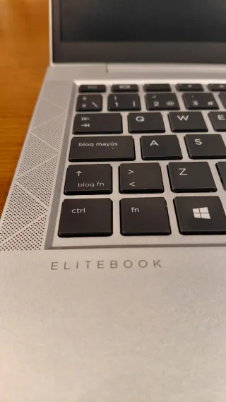 HP Elitebook 830 G8 Notebook