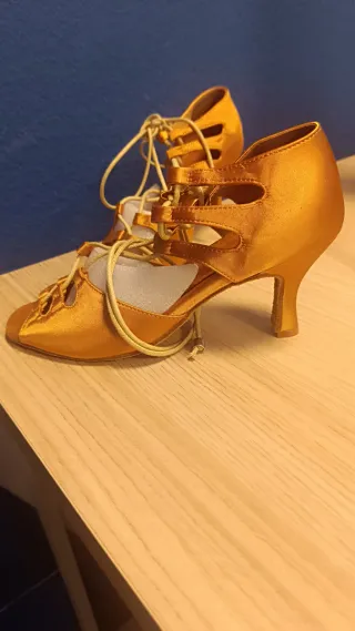 Zapatos de baile dorados talla 40