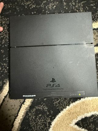 PS4 (PlayStation 4) con 3 controller e 2 giochi