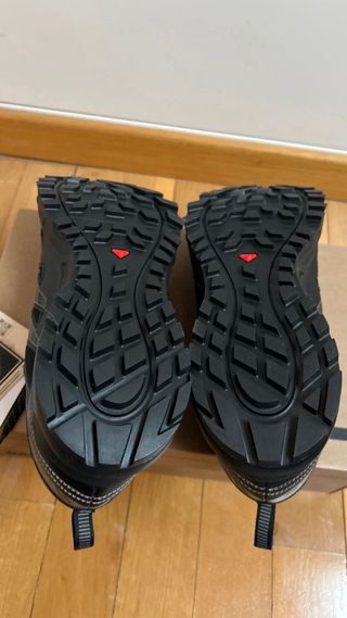 Salomon Wander GTX negras y grises