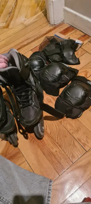 Patines en línea Talla 40 + Protecciones y Casco